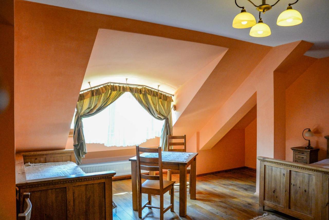 Karczma Regionalna Hotel Goscinna Chata วิโซวา-ซโตรจ ภายนอก รูปภาพ